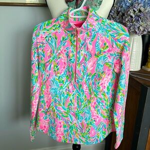 Lilly Pulitzer size S pop up pullover